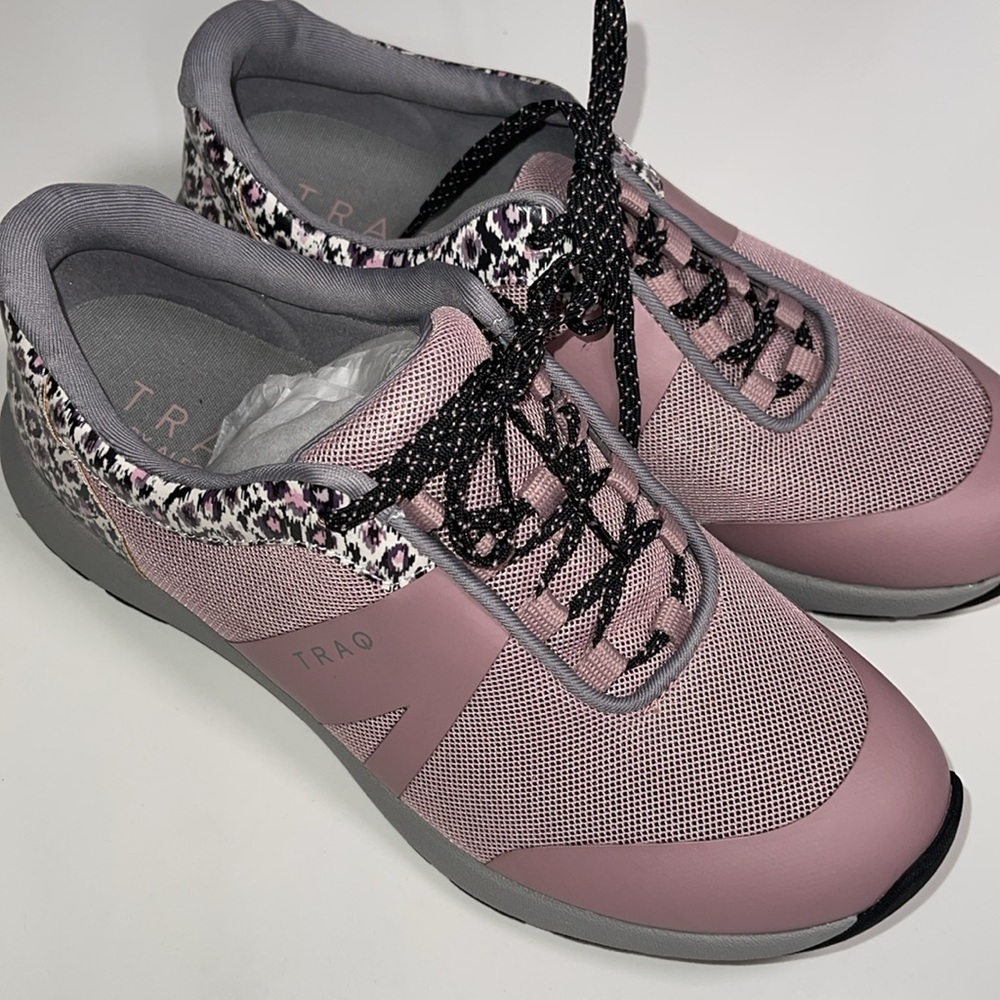 TRAQ by Algeria Size 38.  Pink